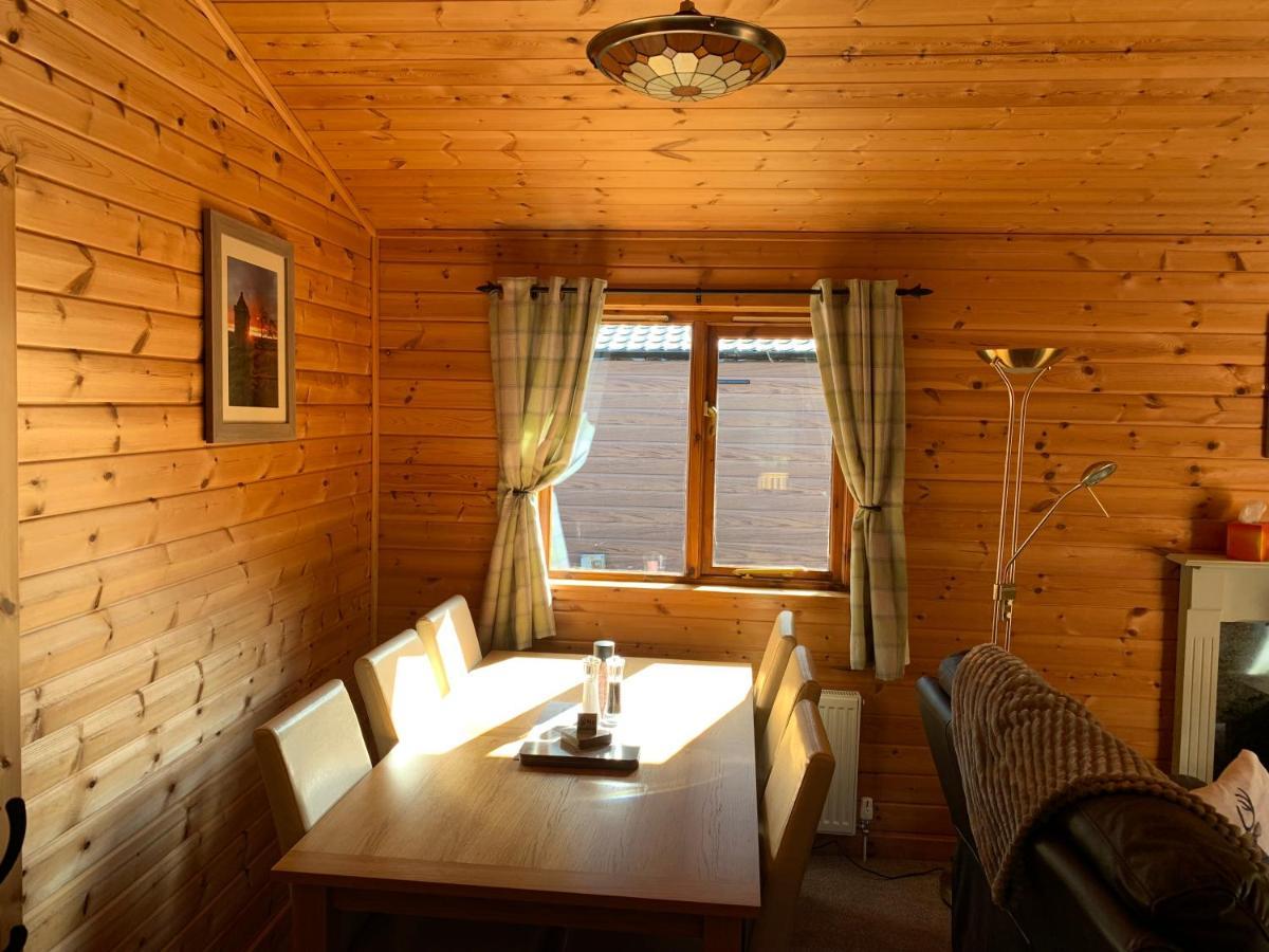Immaculate 3-Bed Lodge In Hawick Exterior foto